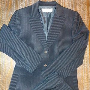 Tahari business suit size 10